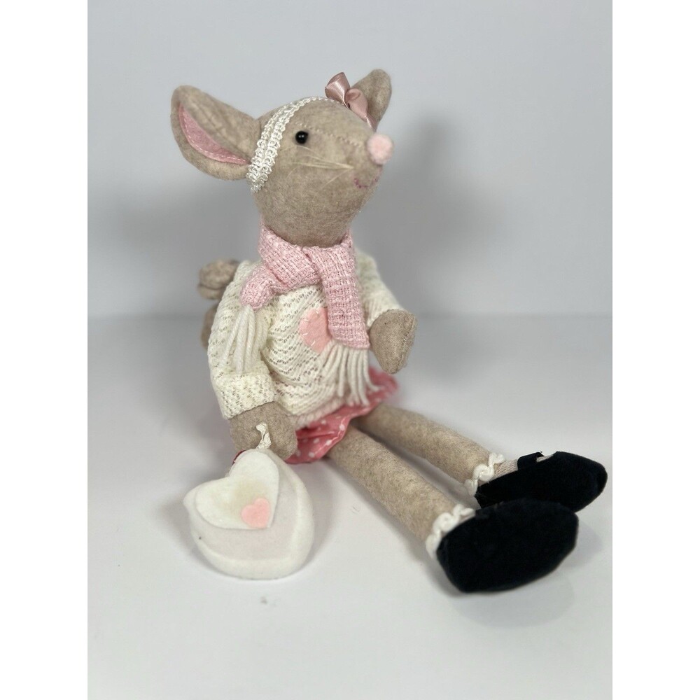 Stuffed‎ Girl Mouse Doll Dressed With A Winter And Heart Motif. She Sits At Edge - Picture 9 of 10